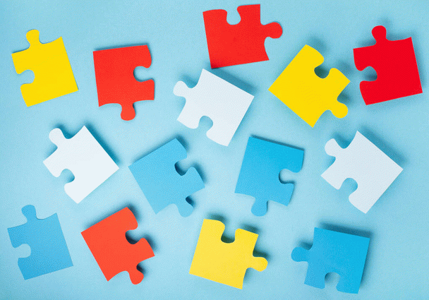 آموزش جذب مخاطب هدف: چکیده تجربیات نی نی سایت در سال 1404 (26 مورد، 12 نکته تکمیلی و سوالات متداول)